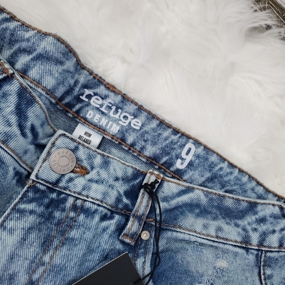 New! Refuge Denim Mom Relax High Rise Distressed Ripped Jeans. Size 9. - Picture 10 of 10
